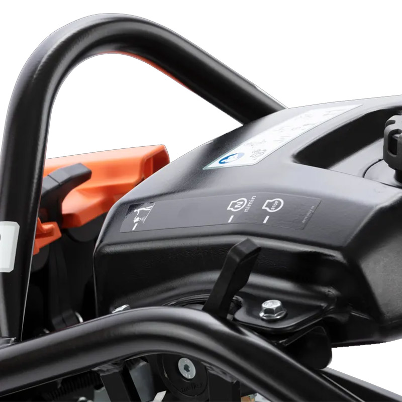 Mai compactor Husqvarna LT 6005, motor Honda GXR120, 69kg, 15kN