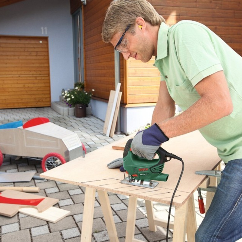 Fierastrau vertical (pendular) tip PST 700 E