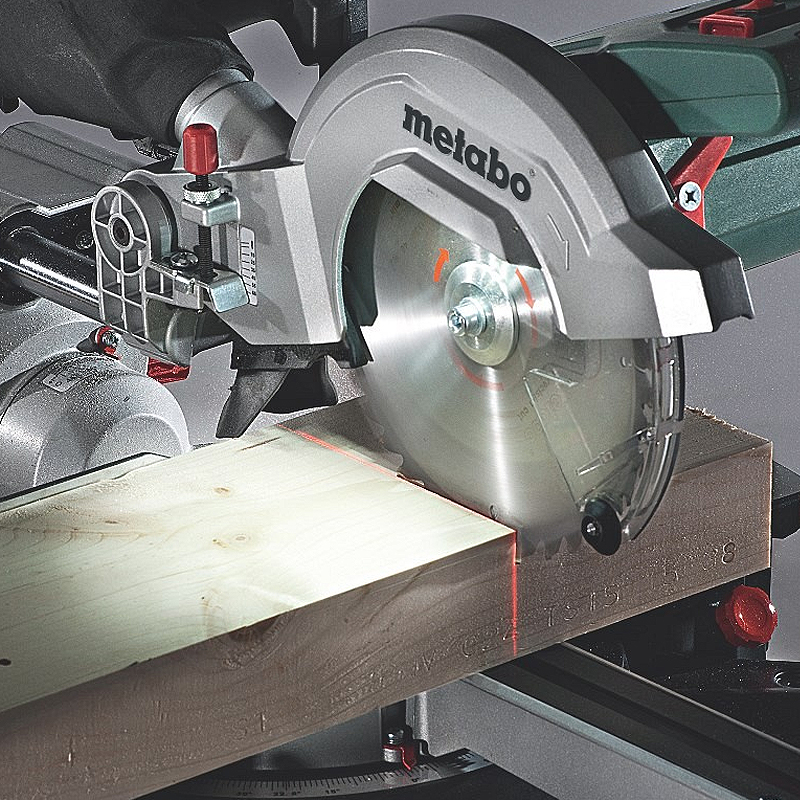 Fierastrau circular basculant cu cursa radiala / culisare METABO KGS 305M