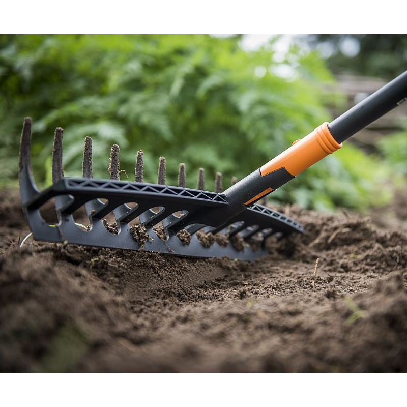 Grebla universala, Fiskars tip Solid™