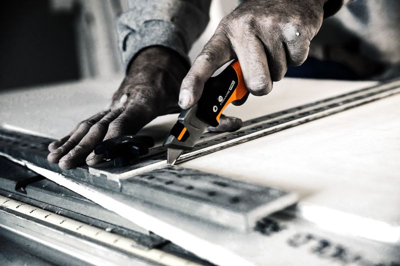 Cutit utilitar pliabil CarbonMax, lama trapezoidala, Fiskars