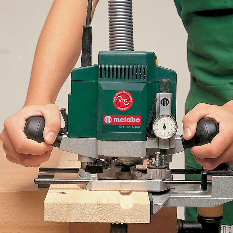 Masina de frezat verticala METABO OFE 1229 Signal