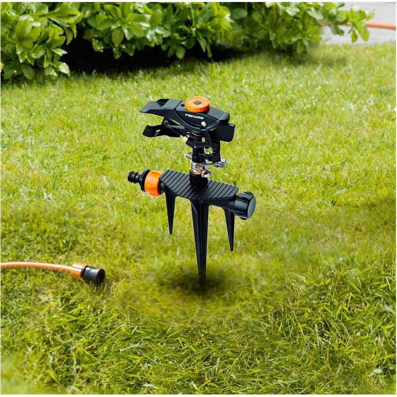 Aspersor pulsator metalic, cu impact si spin metalic, capacitate de irigare de peste 500 mp, Fiskars