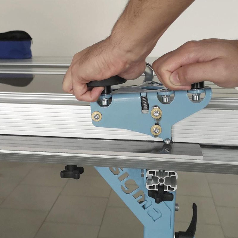 Dispozitiv pentru taierea placilor mari SIGMA KERA-CUT, 332 cm tip 8AE3