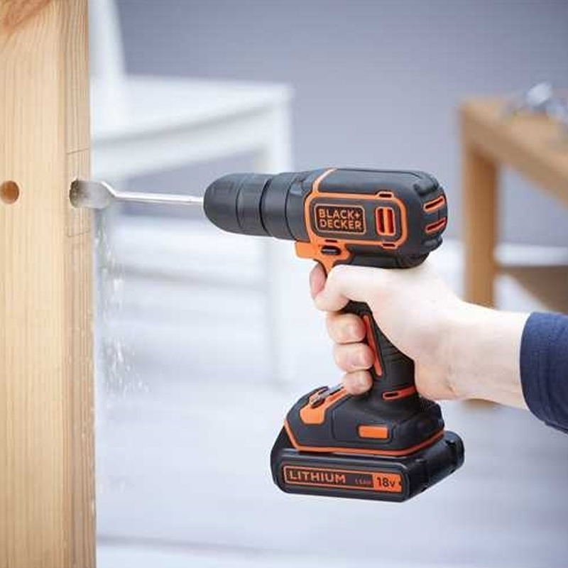 Masina de gaurit/insurubat cu 1 acumulator 18V 1.5Ah, tip BDCD18K-QW