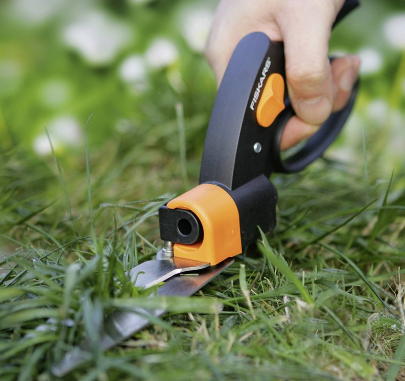 Foarfeca pentru gazon, Fiskars tip ServoSystem™ GS47