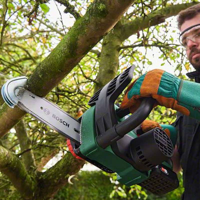 Fierastrau cu acumulatori cu lant, 18V, Bosch UniversalChain 18, Solo