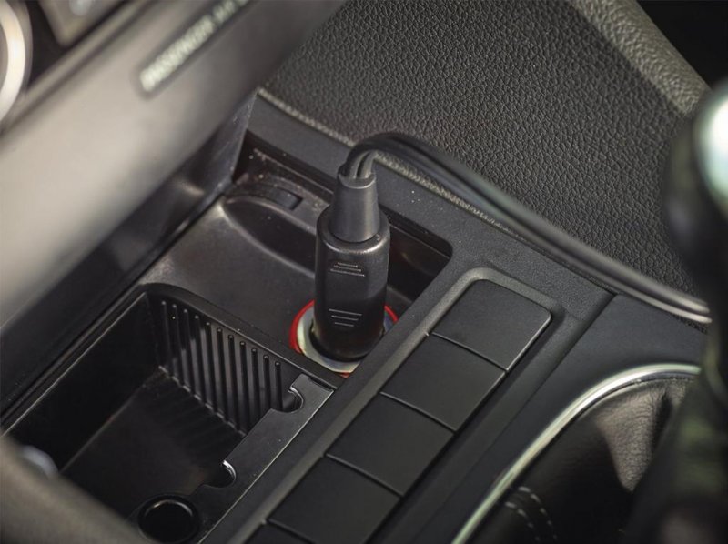 Aspirator pentru masina Black&Decker DUSTBUSTER FLEXI 12V-DC cu accesorii