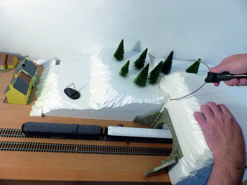 Dispozitiv electric de taiat/gravat polistiren tip HW 96