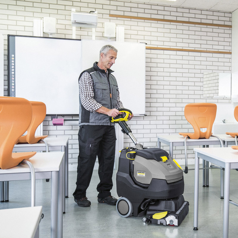 Masina de frecat/aspirat cu acumulatori Karcher BR 45/22 C Bp Pack