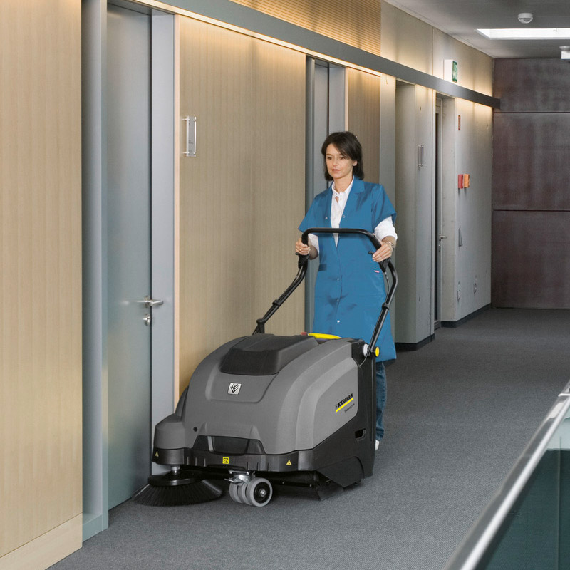 Masina de maturat - aspirat cu acumulatori KM 75/40 W Bp Pack, autotractare