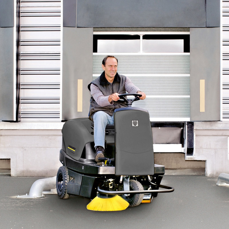 Masina de maturat - aspirat Karcher KM100/100 R Bp Pack, cu acumulatori