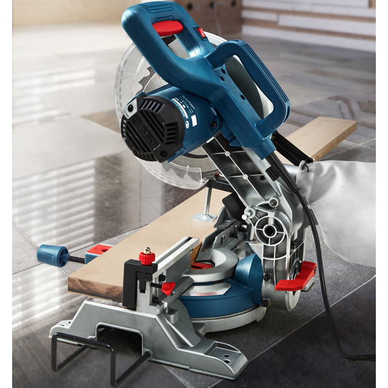 Fierastrau circular basculant tip GCM 216 Professional