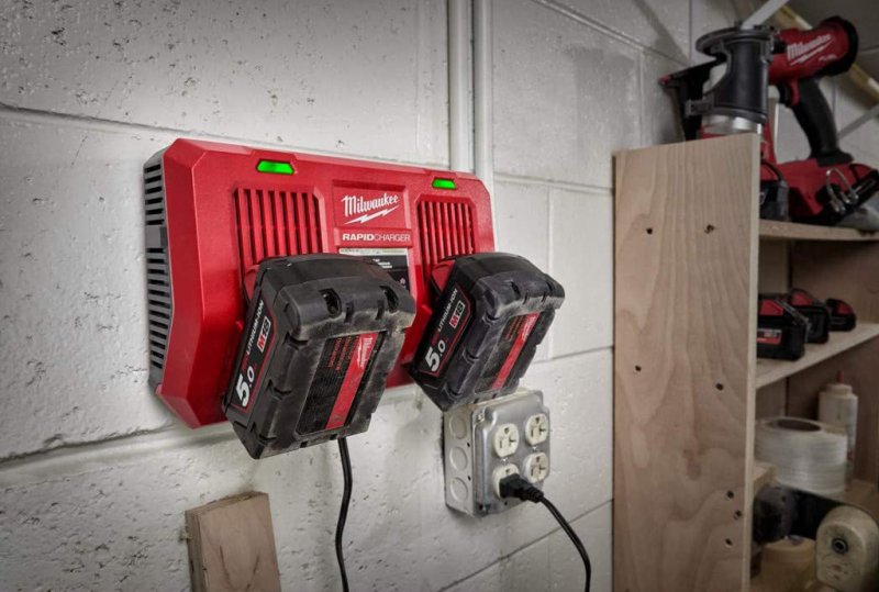 Incarcator dublu Milwaukee M18™, tip M18DFC