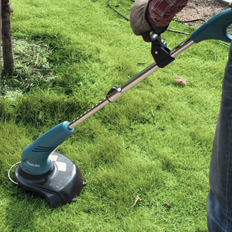 Trimmer de gazon tip UR3000