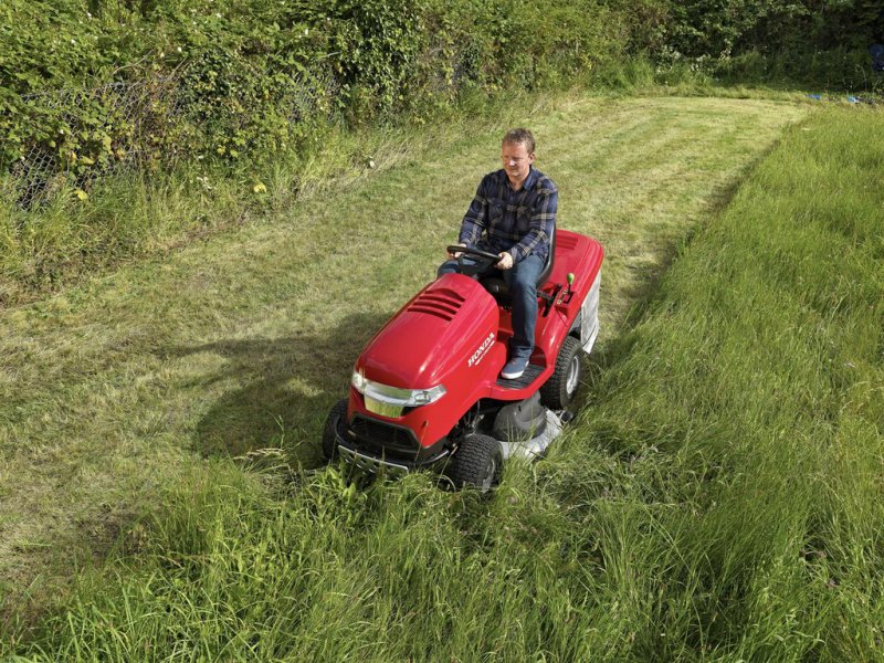 Tractoras de tuns iarba HONDA tip HF2625HMEH