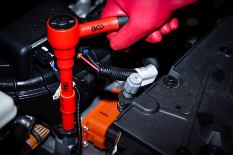 Set 26 scule izolate VDE 1000V