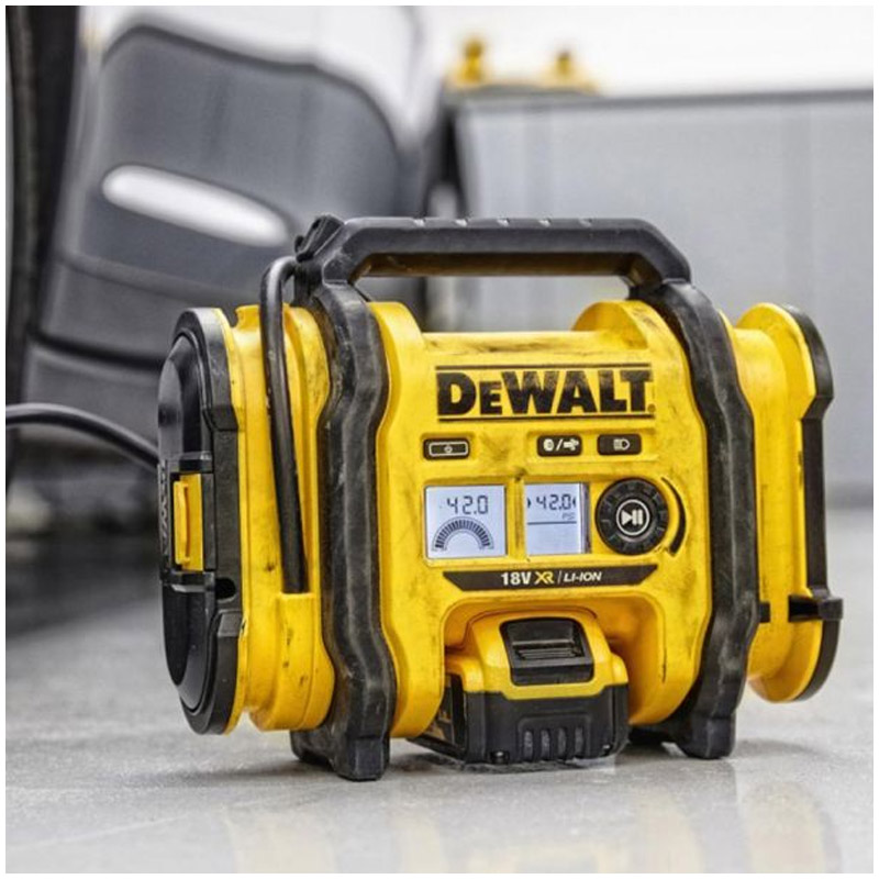 Compresor auto cu alimentare tripla (12V-auto/220V/acumulator 18V), 11 bar, 0.6 l/min, SOLO, DeWALT DCC018N-XJ