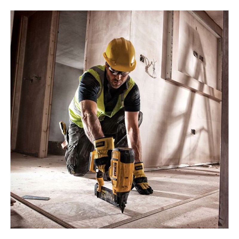 Pistol pentru cuie cu acumulatori DeWalt DCN680NT-XJ, 18V, SOLO, 15-54mm 