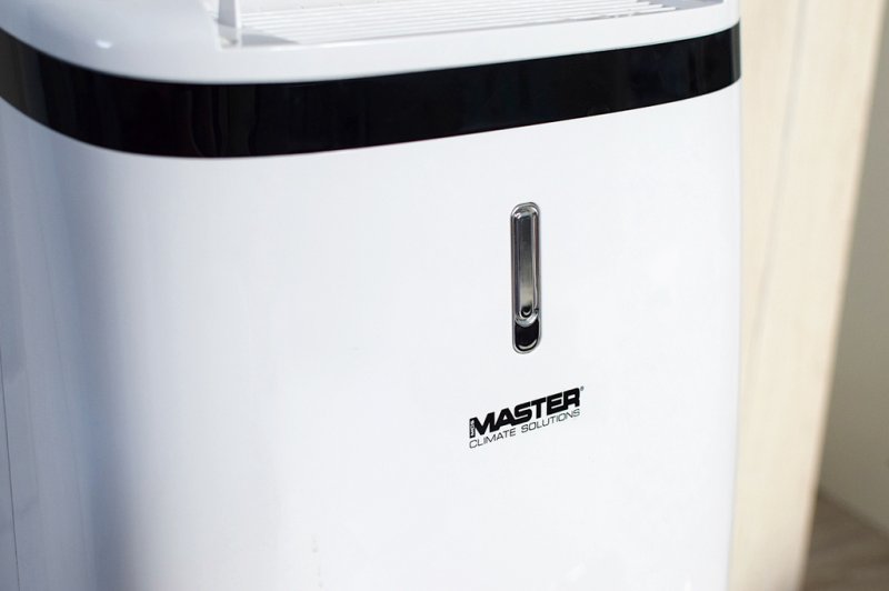 Dezumidificator pentru casa si birou, 20l/24h, Master, tip DH720