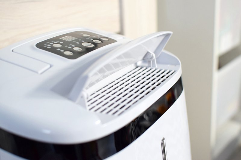 Dezumidificator pentru casa si birou, 20l/24h, Master, tip DH720