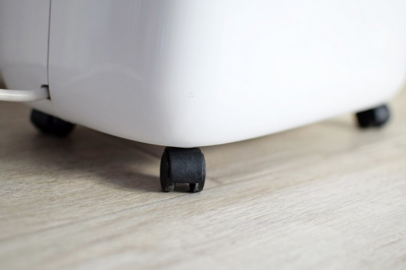 Dezumidificator pentru casa si birou, 20l/24h, Master, tip DH720