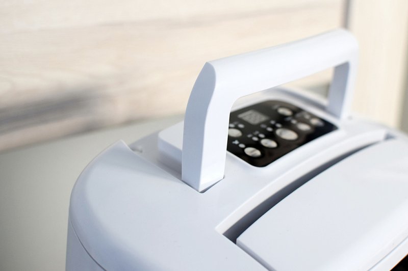 Dezumidificator pentru casa si birou, 20l/24h, Master, tip DH720