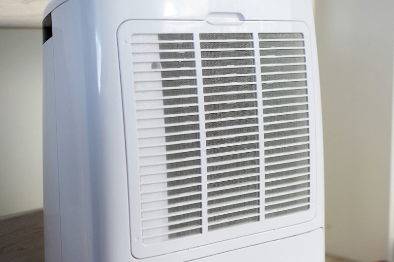 Dezumidificator pentru casa si birou, 20l/24h, Master, tip DH720