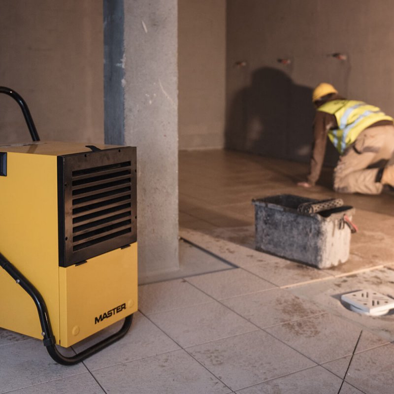 Dezumidificator profesional mobil, 47.2l/24h, Master, tip DH752