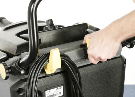 Aspirator cu spalare profesional Karcher PUZZI 30/4