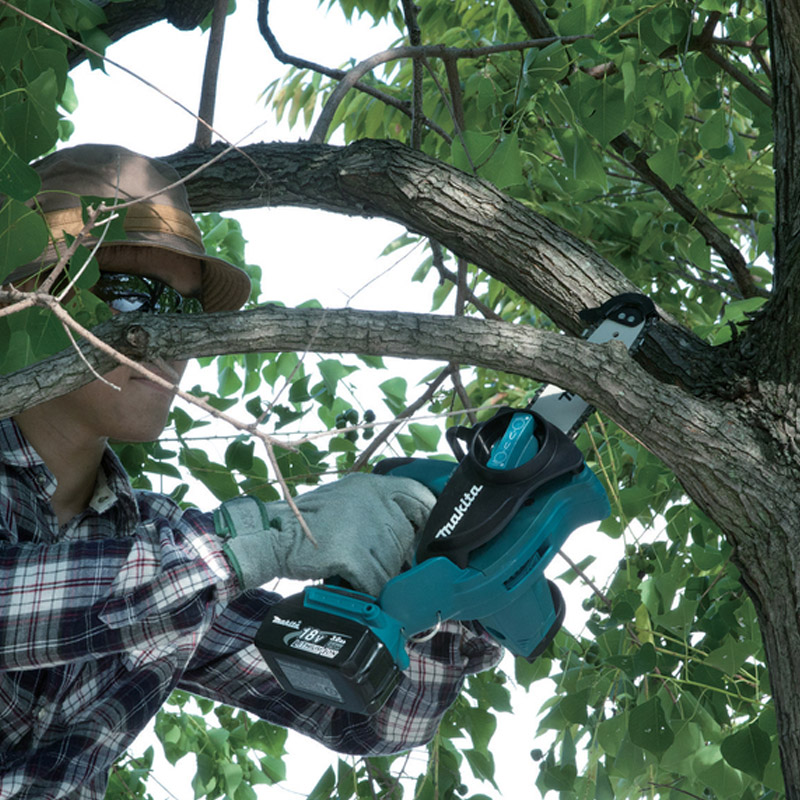 Electrofierastrau cu lant, cu acumulatori Li-Ion LXT 18V, SOLO, tip DUC122Z