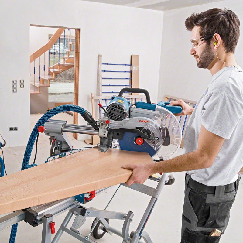 Fierastrau circular basculant/stationar cu sanie de glisare, tip GCM 350-254