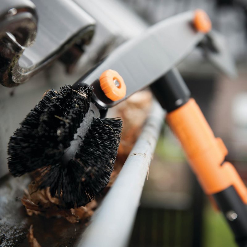 Curatator pentru jgheaburi, 340 mm, 340 g, Fiskars QuikFit