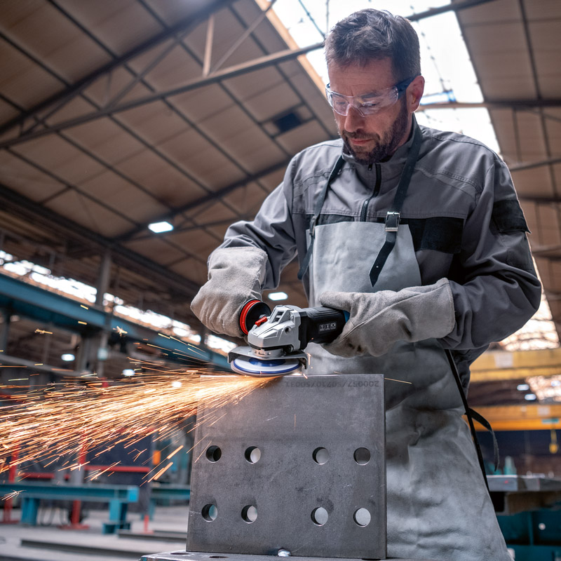 Polizor unghiular 230 mm, 2400 W, tip GWS 2400 J