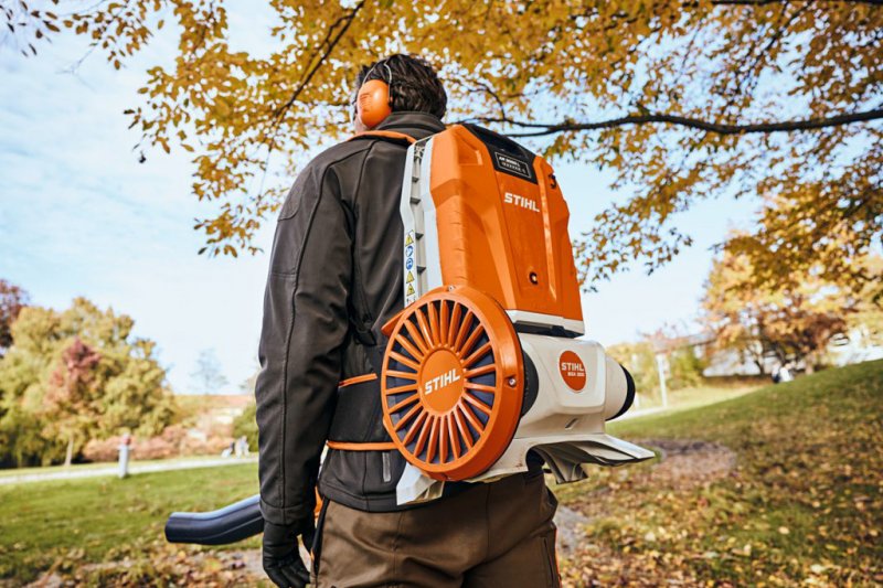 Suflanta compatibila cu acumulatori 36V, Stihl, SOLO (fara incarcator si acumulatori), tip BGA300, sistem AR