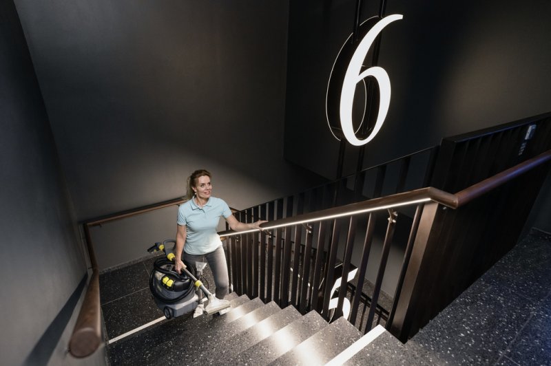 Aspirator cu spalare Karcher Puzzi8/1 C, duza de podea