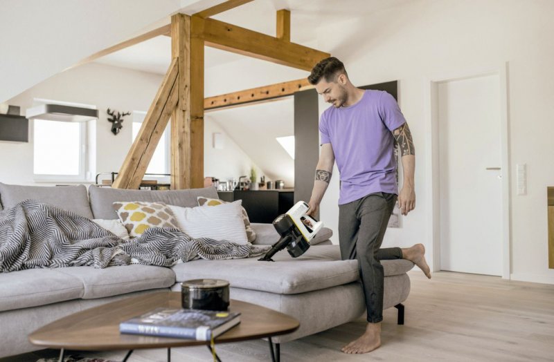 Aspirator vertical cu acumulator integrat 21.6V, Karcher, tip VC4 Cordless MyHome Premium