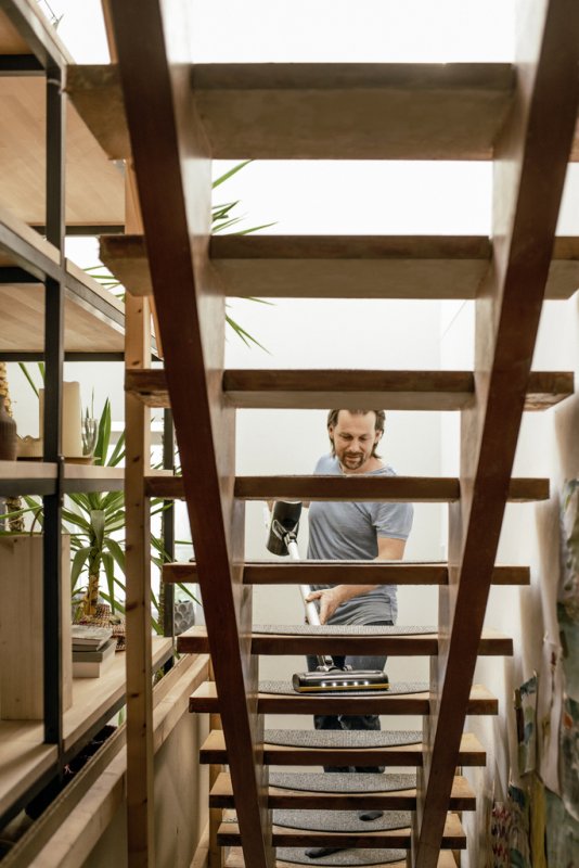 Aspirator vertical cu acumulator integrat 25.2V, 2.5Ah, Karcher, tip VC6 Cordless OurFamily Pet