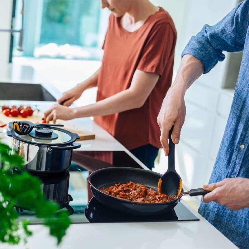 Lingura cu margine din silicon, Fiskars, Functional Form 292 x 70 mm, 80 gli