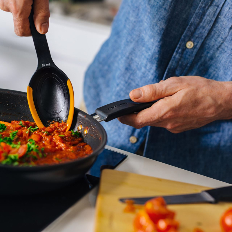 Lingura cu margine din silicon, Fiskars, Functional Form 292 x 70 mm, 80 gli