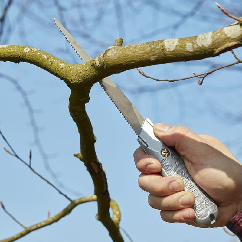 Cutter cu lame trapezoidale + 2 lame fierastrau (lemn + metal), STANLEY