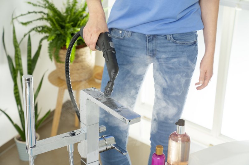 Curatitor cu abur KARCHER, SC 3 Deluxe, 1.9 kW, 3.5bar