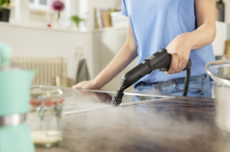 Curatitor cu abur KARCHER, SC 3 Deluxe, 1.9 kW, 3.5bar