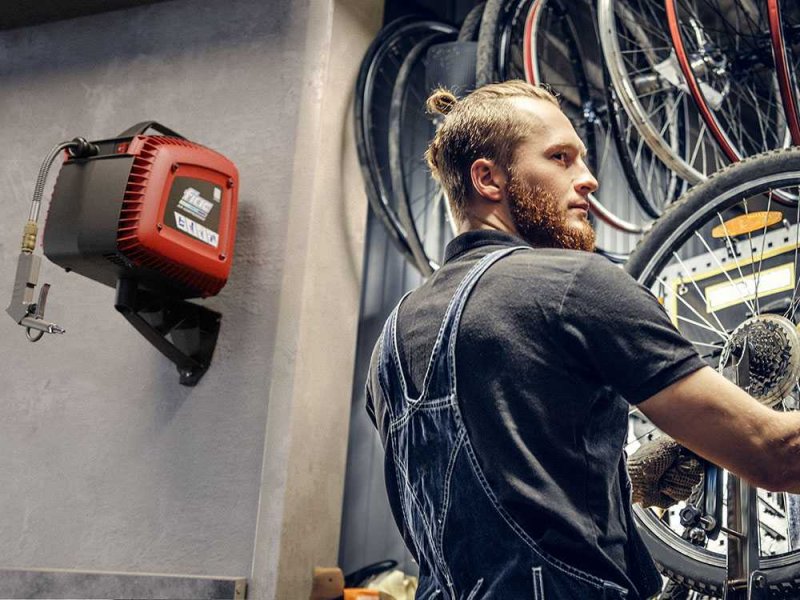 Compresor de perete cu derulator de furtun 7m si pistol de suflat, FIAC WALLAIR-COMPACT