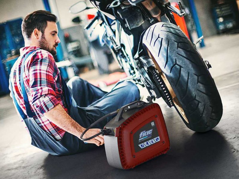 Compresor de perete cu derulator de furtun 7m si pistol de suflat, FIAC WALLAIR-COMPACT