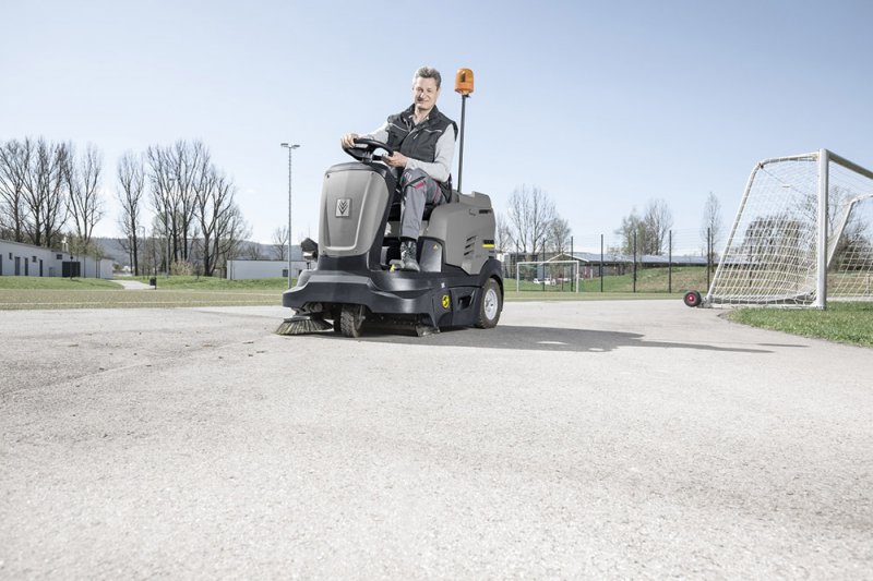 Masina de maturat - aspirat Karcher KM90/60 R G, motor benzina