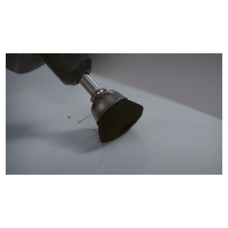 Perie cu peri din plastic pentru curatarea suprafetelor plane sau canalelor,  3.2 x 3.2 x 47 mm, DREMEL