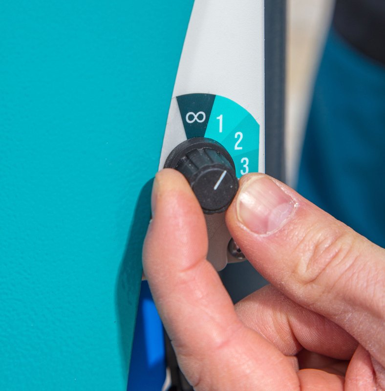 Amestecator automat cu dubla rotatie, paleta si vas, tip AOX-650