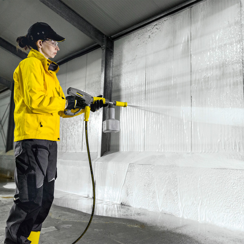 Rezervor 1 L cu duza scurta de spumare cu reglaj de debit, 900 l/h - 2500 l/h, TR ADVANCED 3