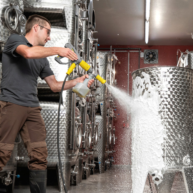 Rezervor 1 L cu duza scurta de spumare cu reglaj de debit, 900 l/h - 2500 l/h, TR ADVANCED 3